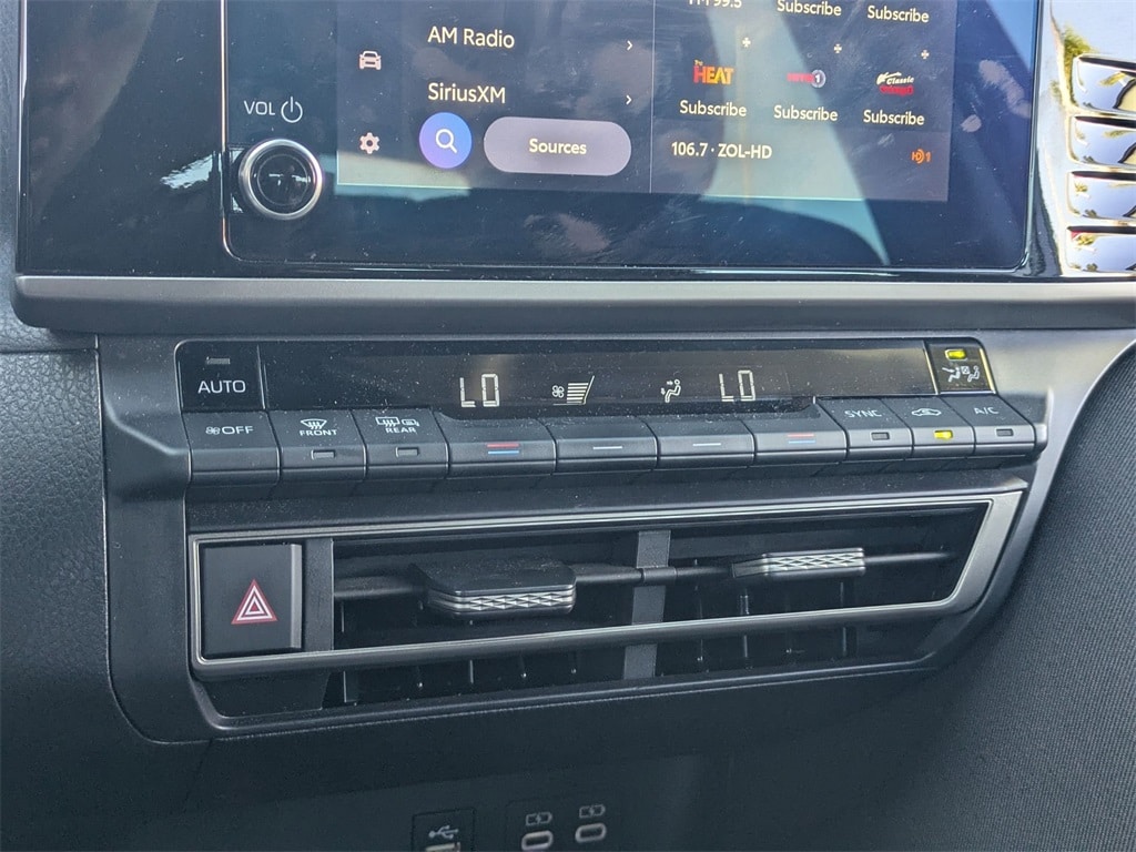 Thumbnail: 2025 Toyota Camry - 14