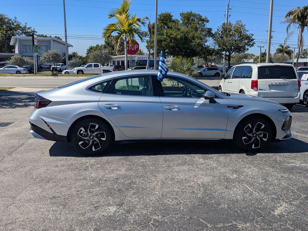 Thumbnail: 2025 Hyundai Sonata - 4