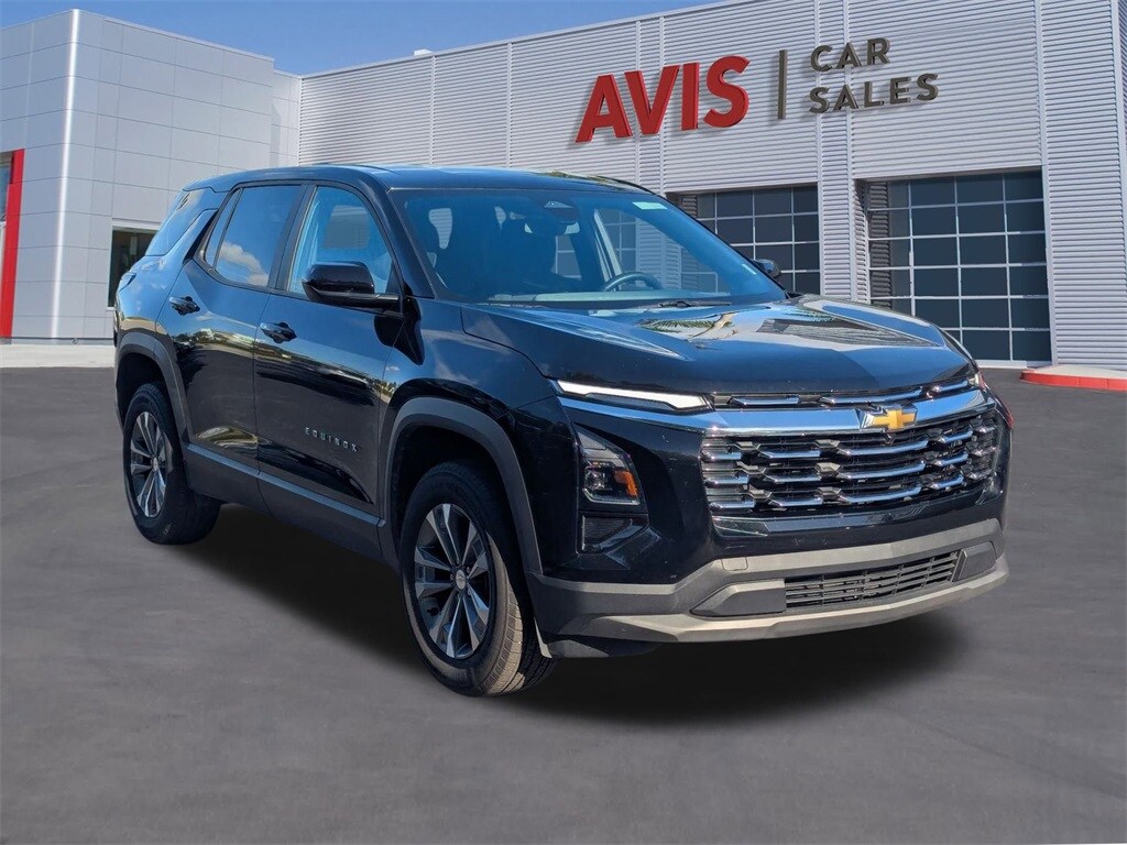 2025 Chevrolet Equinox LT photo 2