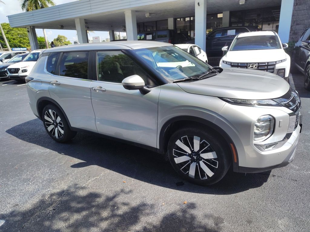 Thumbnail: 2025 Mitsubishi Outlander - 7