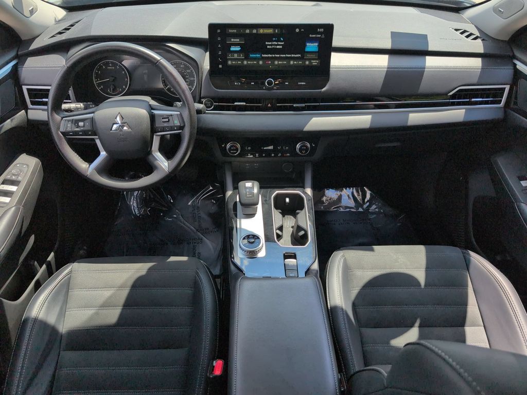 Thumbnail: 2025 Mitsubishi Outlander - 26