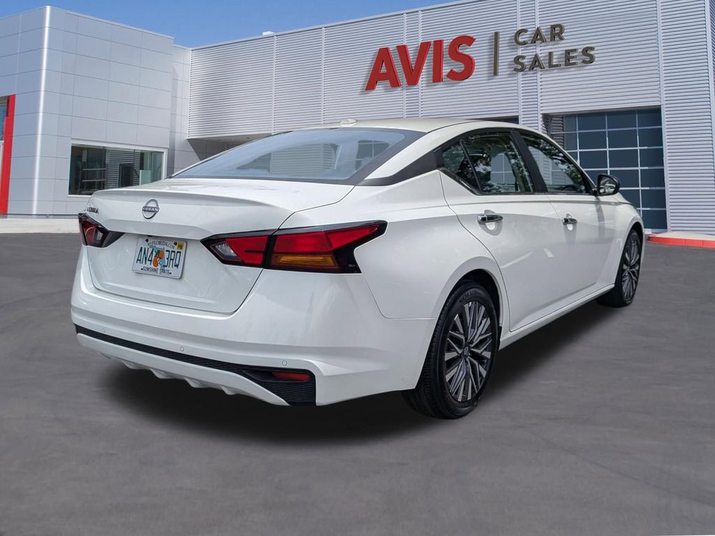 Thumbnail: 2025 Nissan Altima - 6