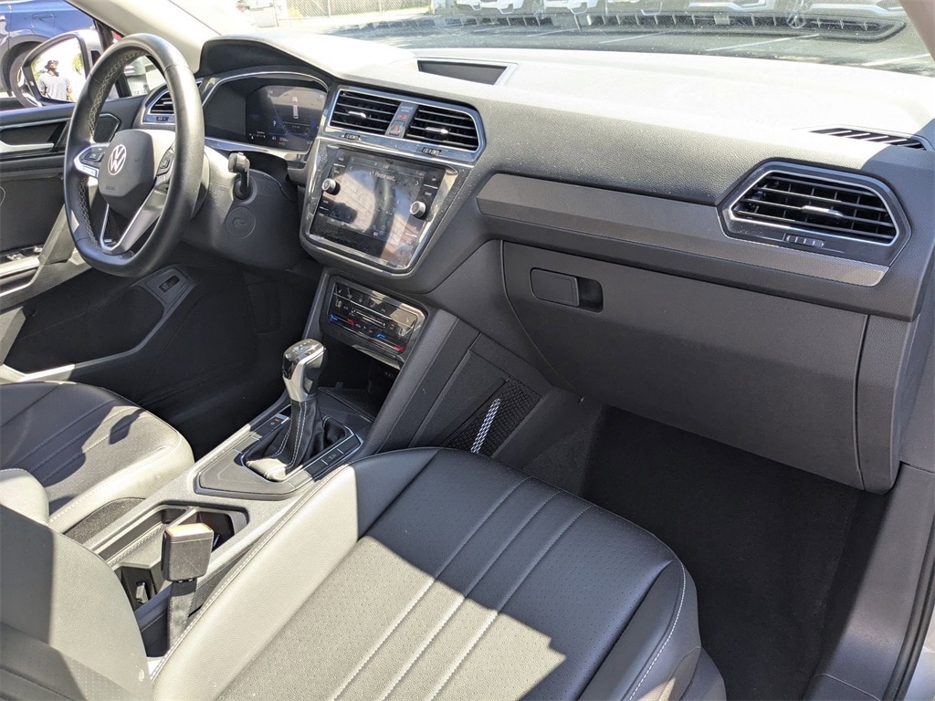 Thumbnail: 2024 Volkswagen Tiguan - 32
