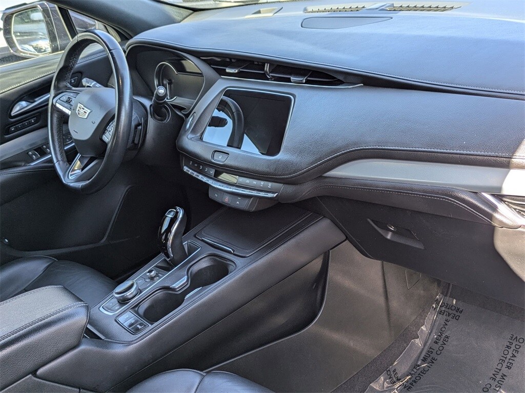 Thumbnail: 2023 Cadillac XT4 - 31