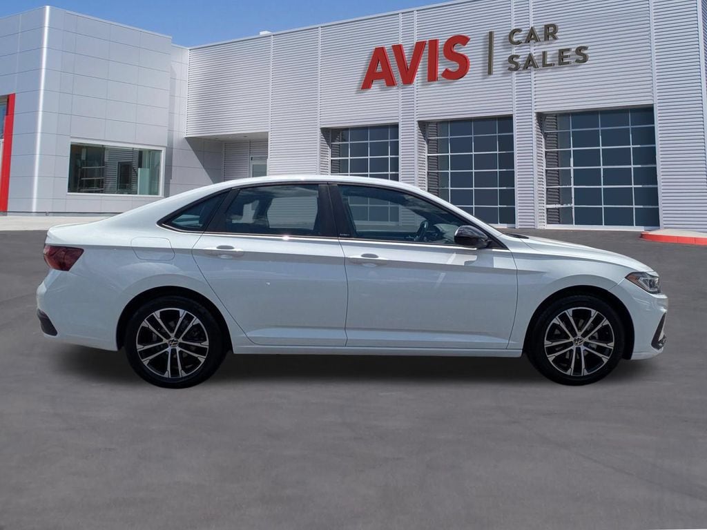 Thumbnail: 2025 Volkswagen Jetta - 5
