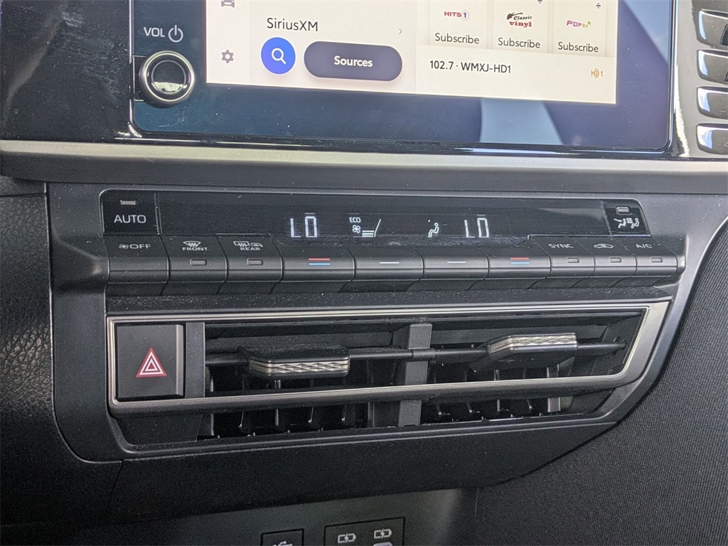 Thumbnail: 2025 Toyota Camry - 18