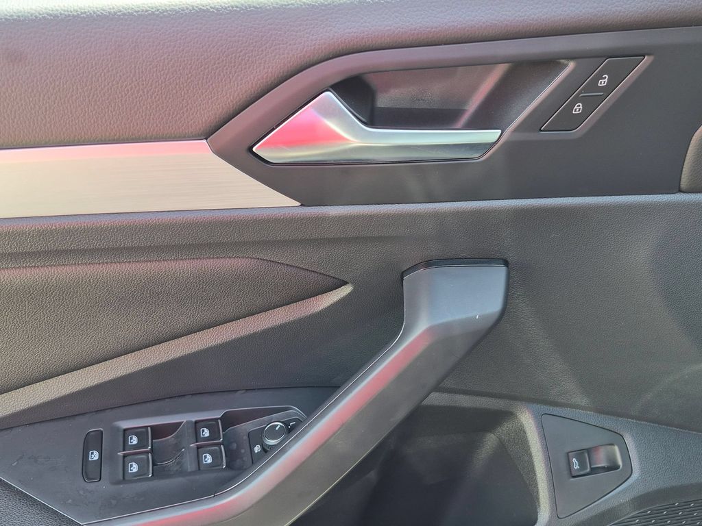 Thumbnail: 2025 Volkswagen Jetta - 13