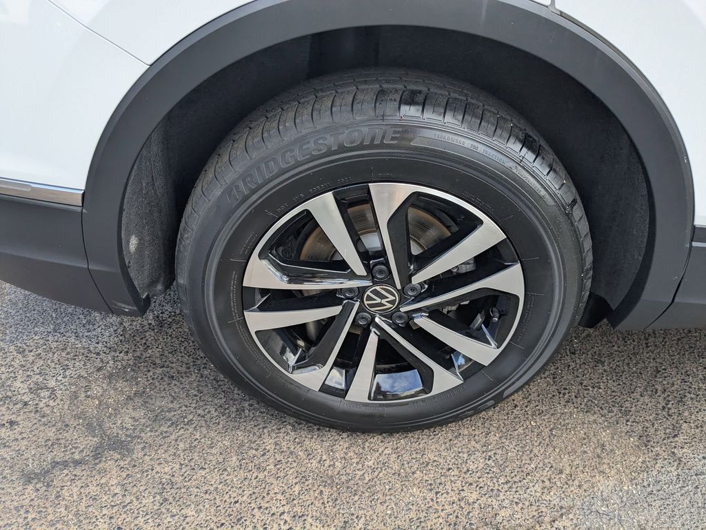 Thumbnail: 2024 Volkswagen Tiguan - 33