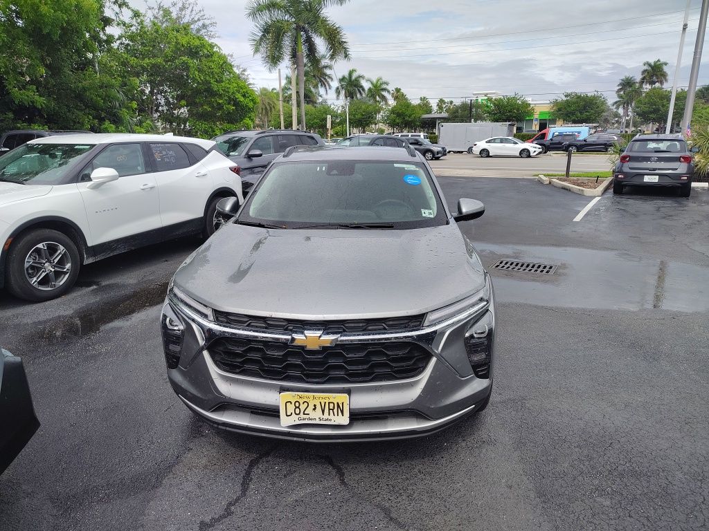 Thumbnail: 2025 Chevrolet Trax - 4