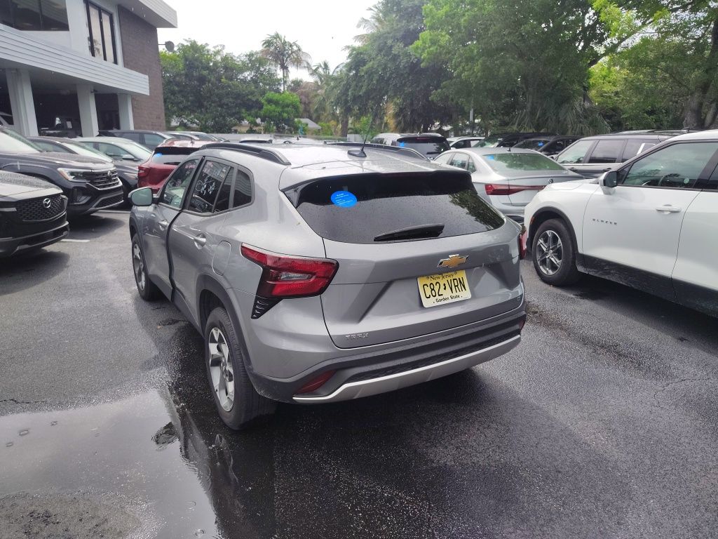 Thumbnail: 2025 Chevrolet Trax - 7