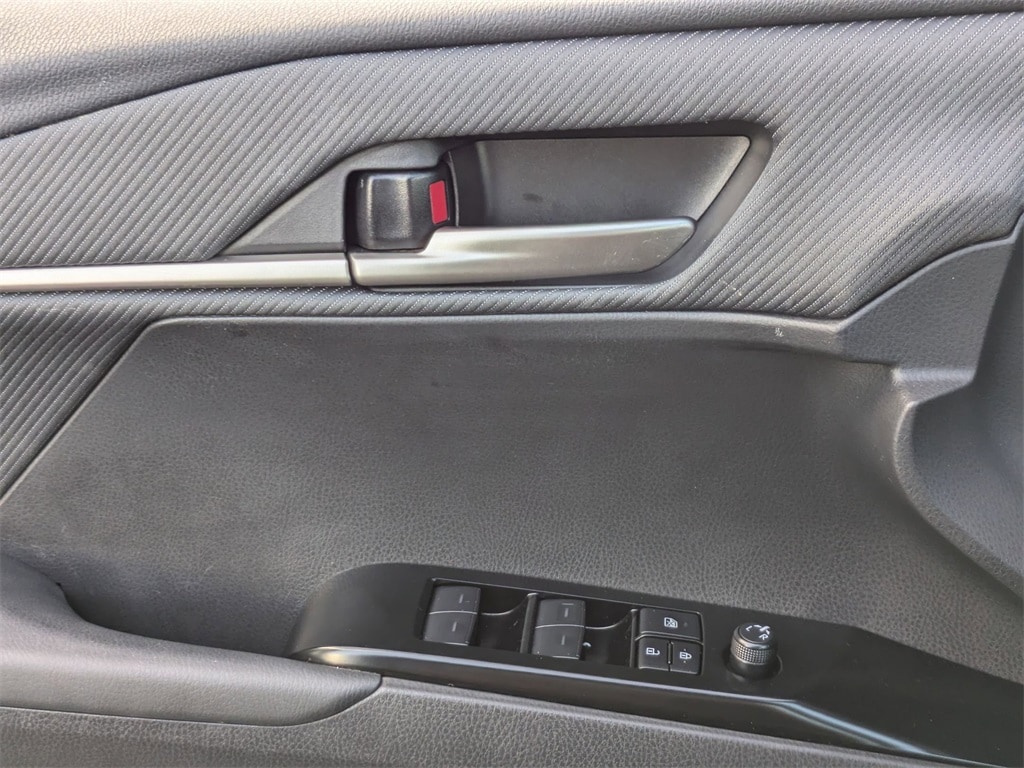 Thumbnail: 2025 Toyota Camry - 13