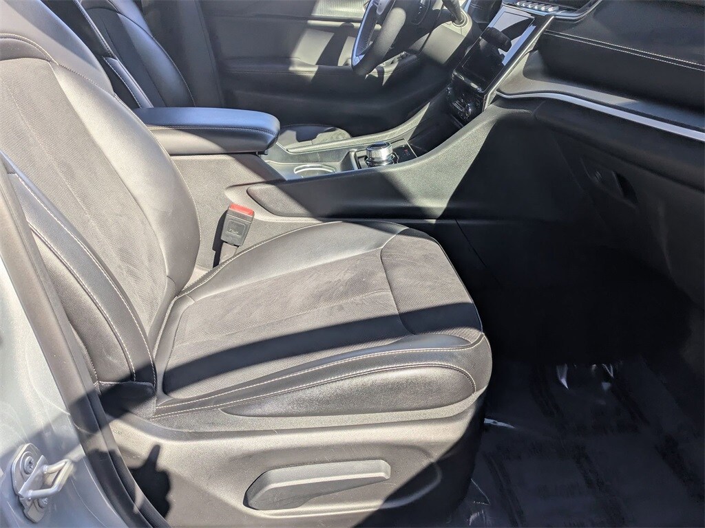 Thumbnail: 2024 Jeep Grand Cherokee L - 32