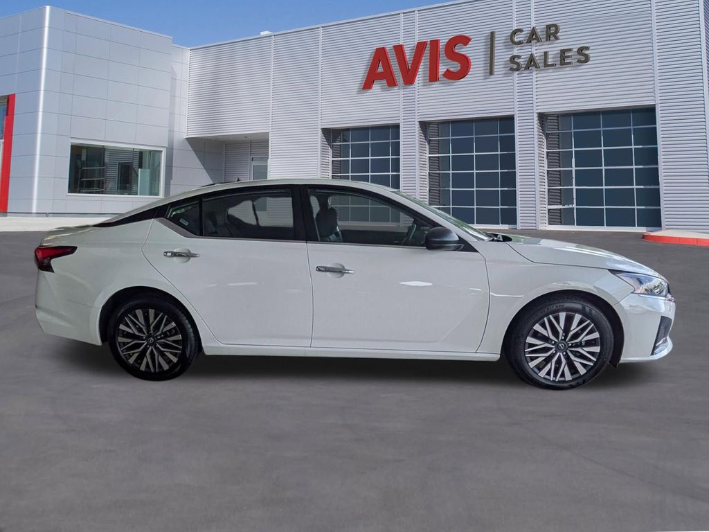 Thumbnail: 2025 Nissan Altima - 5