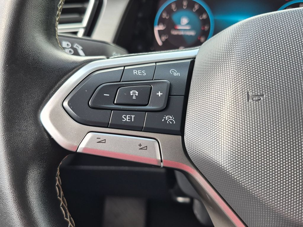 2025 Volkswagen Atlas Cross Sport SE w/Tech - Photo 14