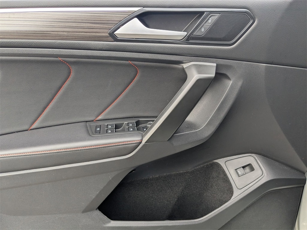 Thumbnail: 2024 Volkswagen Tiguan - 14