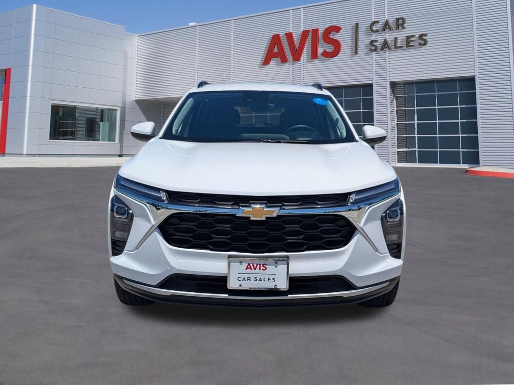 Thumbnail: 2025 Chevrolet Trax - 2