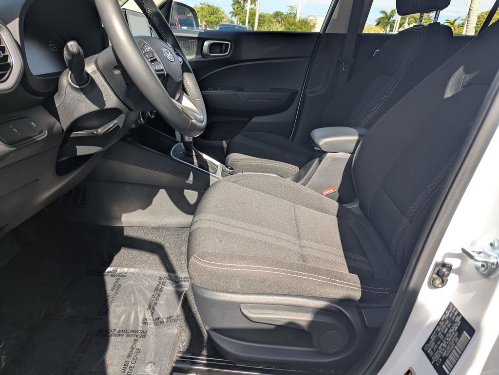 Thumbnail: 2025 Hyundai Venue - 21