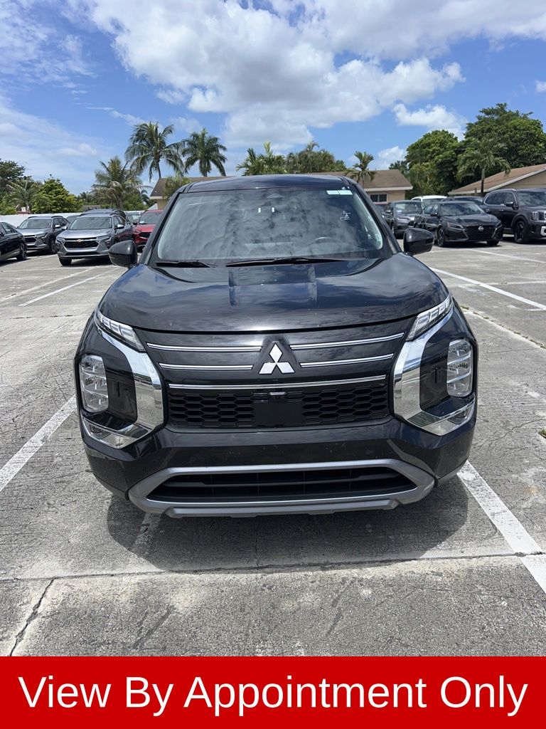 Thumbnail: 2025 Mitsubishi Outlander - 2