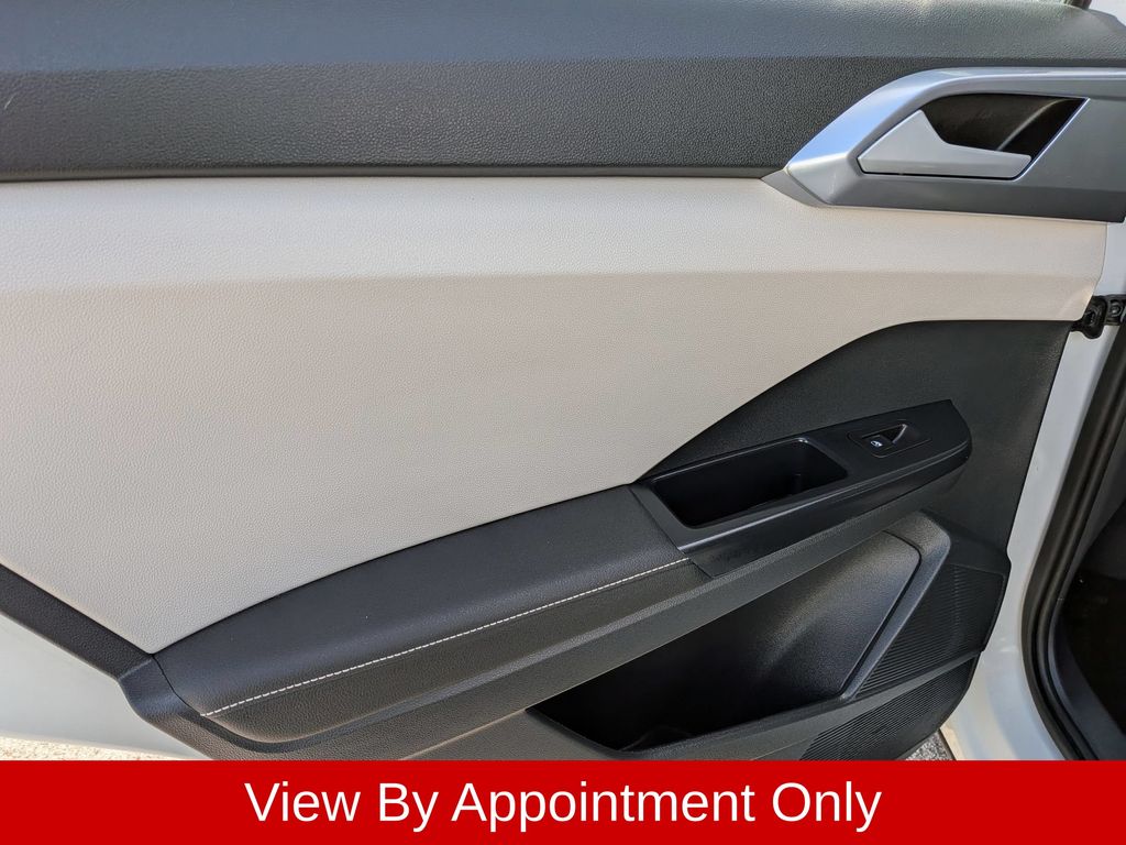 2025 Volkswagen Taos SE - Photo 25