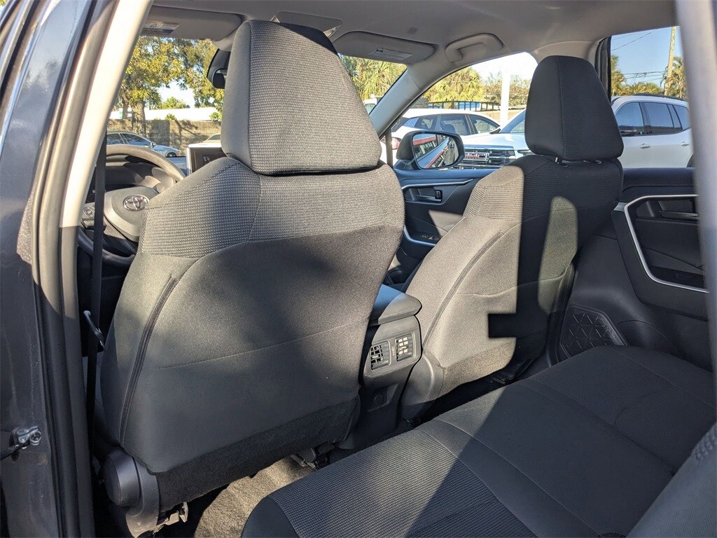 Thumbnail: 2025 Toyota RAV4 - 21