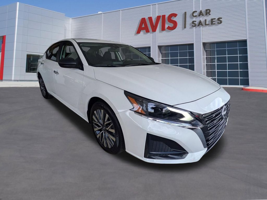Thumbnail: 2025 Nissan Altima - 3