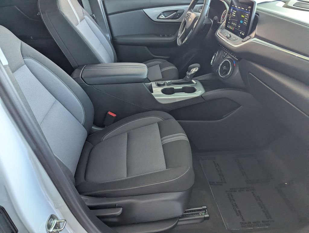 Thumbnail: 2025 Chevrolet Blazer - 25