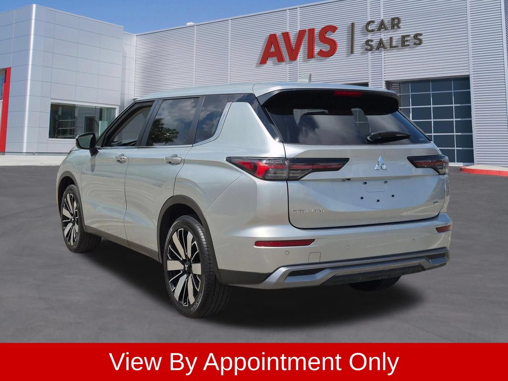 Thumbnail: 2025 Mitsubishi Outlander - 9