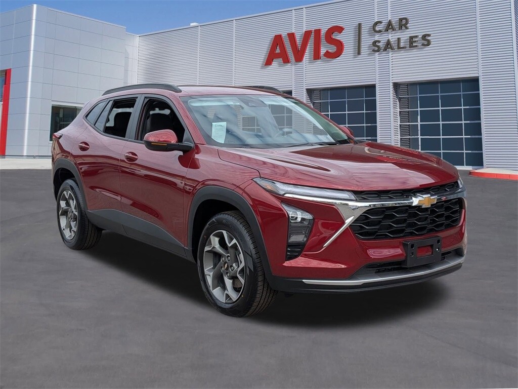 Thumbnail: 2025 Chevrolet Trax - 3