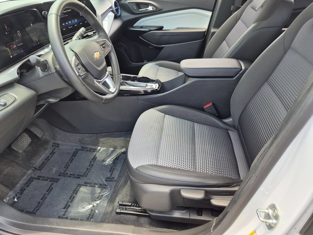 Thumbnail: 2025 Chevrolet Trax - 19