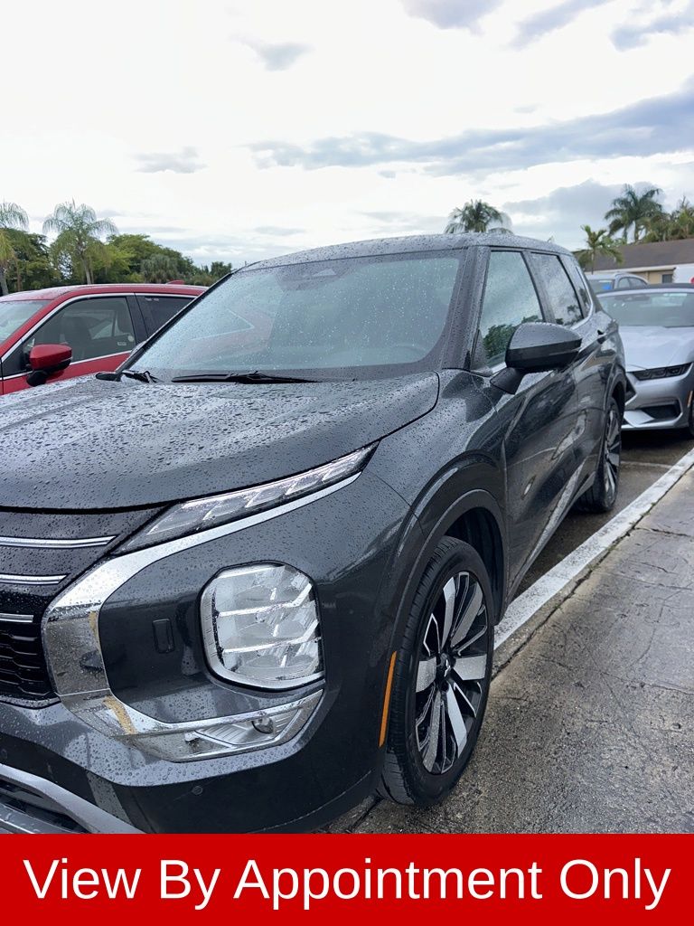 2025 Mitsubishi Outlander SE S-AWC's photo