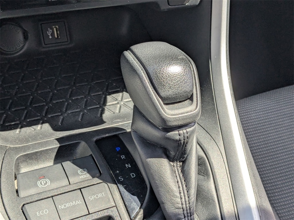 Thumbnail: 2023 Toyota RAV4 - 17