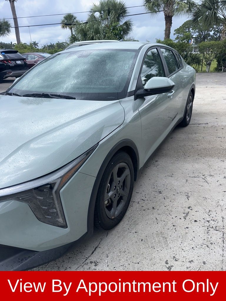 2025 Kia K4 LXS AT's photo