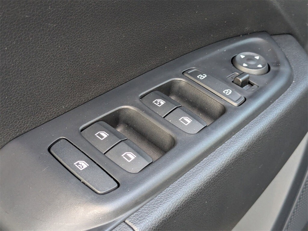 Thumbnail: 2025 Hyundai Venue - 15