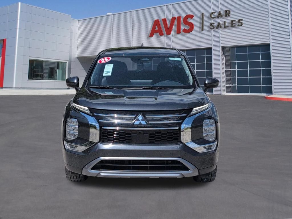 Thumbnail: 2025 Mitsubishi Outlander - 2
