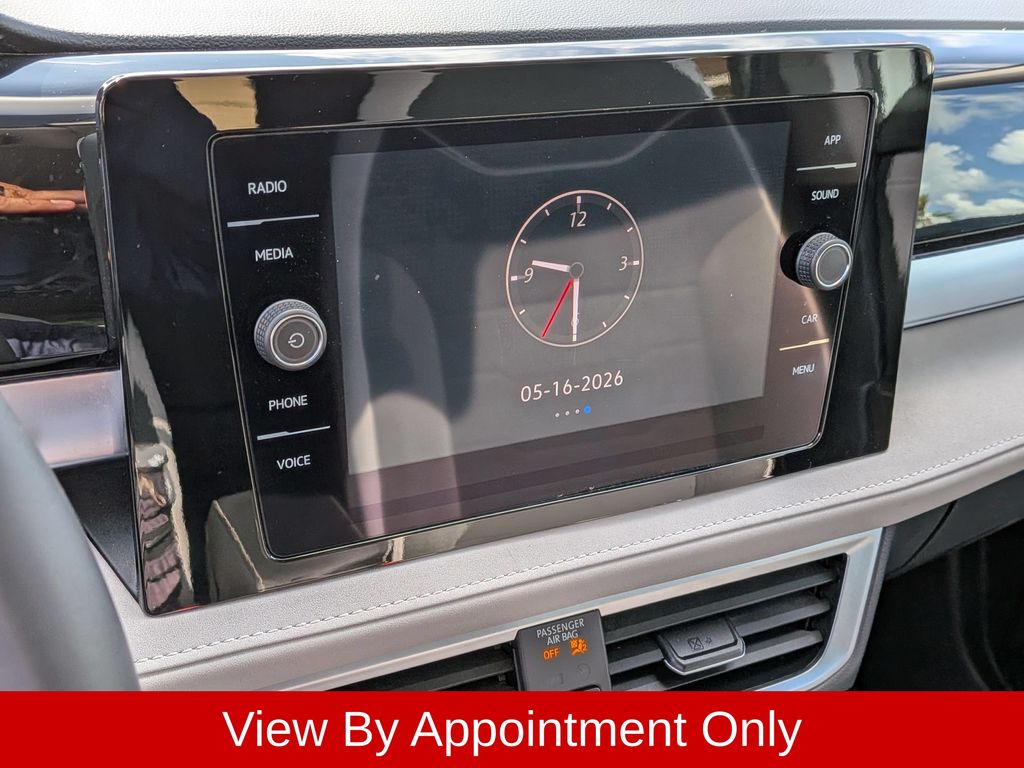 2025 Volkswagen Taos SE - Photo 18