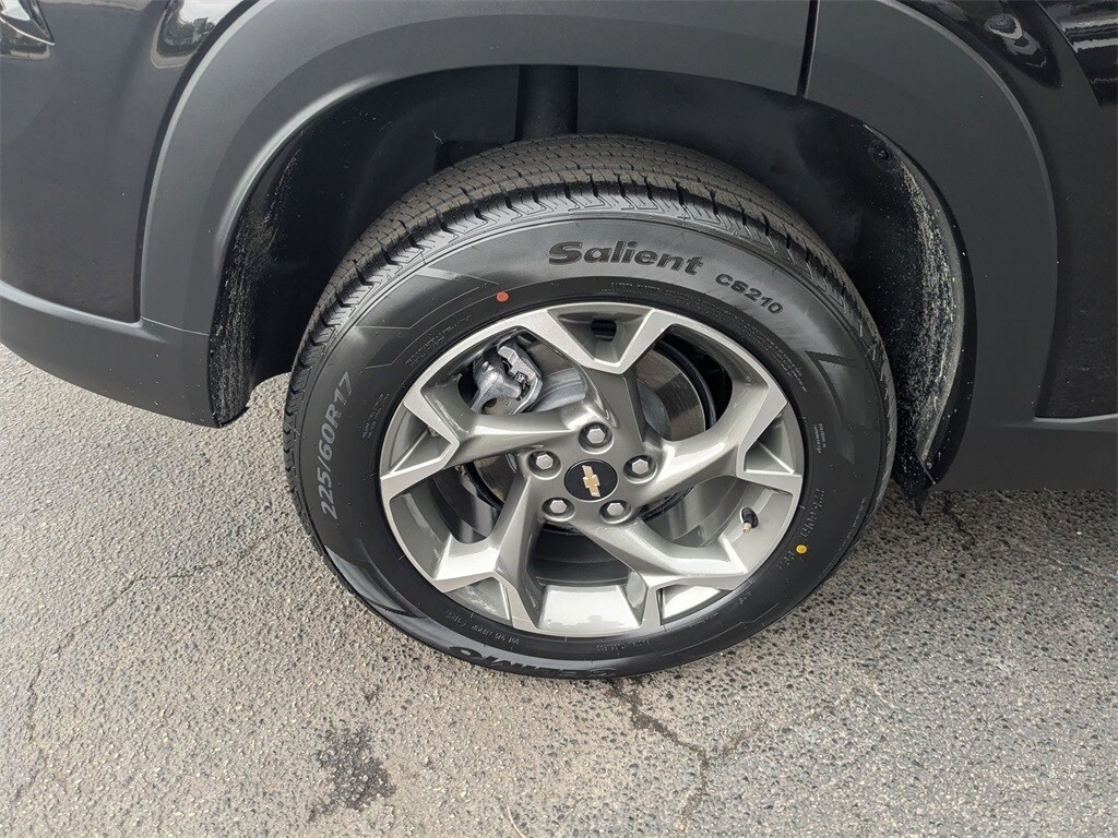 Thumbnail: 2025 Chevrolet Trax - 32