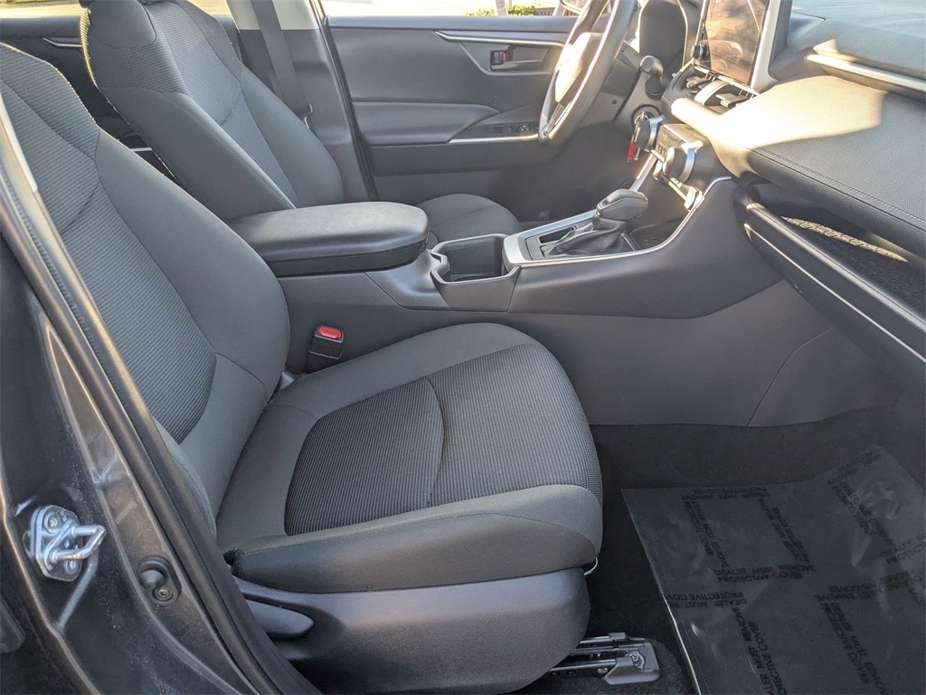 Thumbnail: 2025 Toyota RAV4 - 29