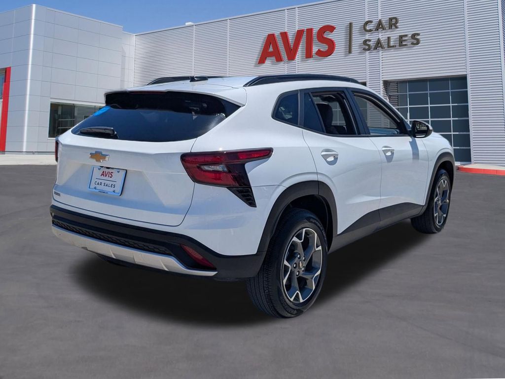 Thumbnail: 2025 Chevrolet Trax - 6