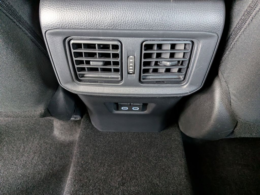 Thumbnail: 2025 Toyota RAV4 - 27