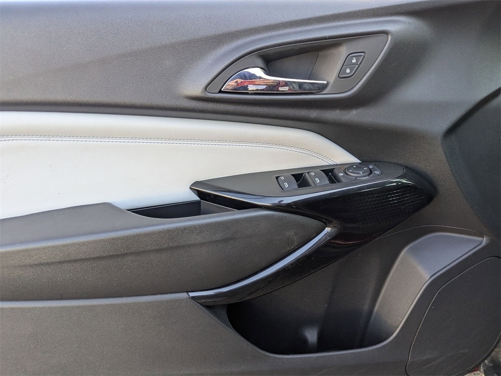 Thumbnail: 2025 Chevrolet Trax - 14