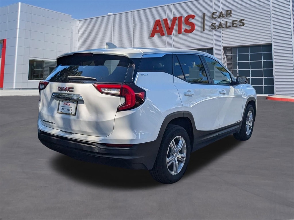 2024 Gmc Terrain SLE photo 3
