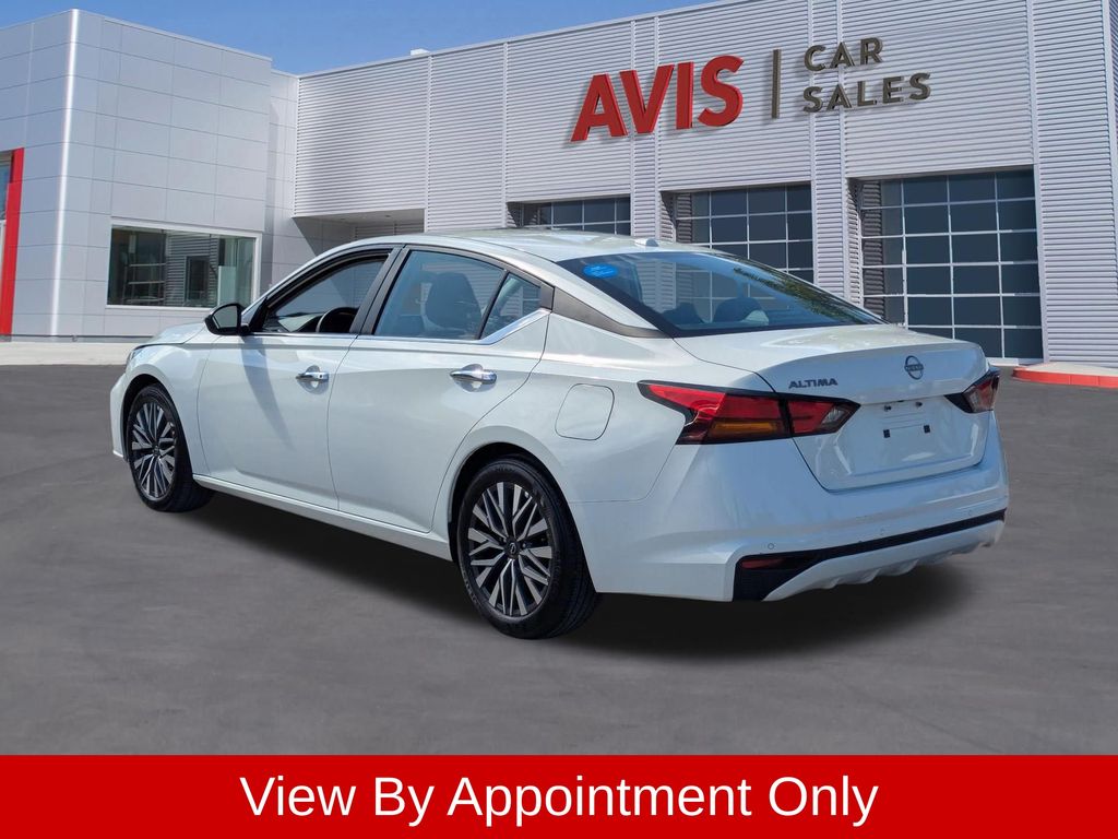 Thumbnail: 2025 Nissan Altima - 9