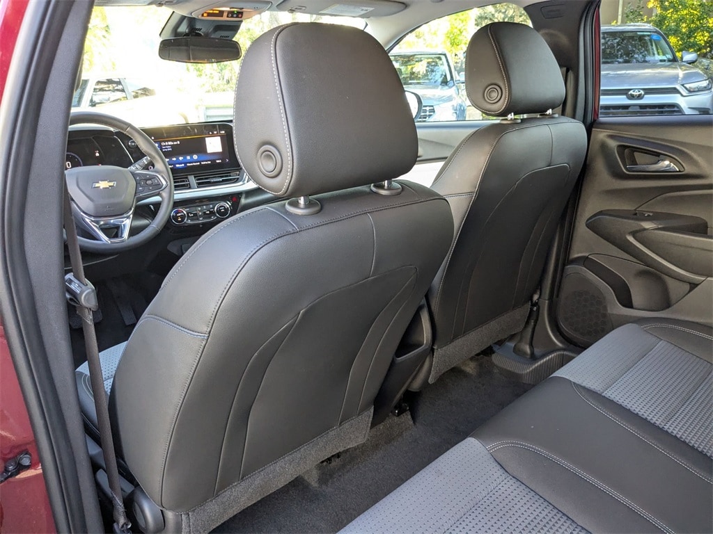 Thumbnail: 2025 Chevrolet Trax - 22