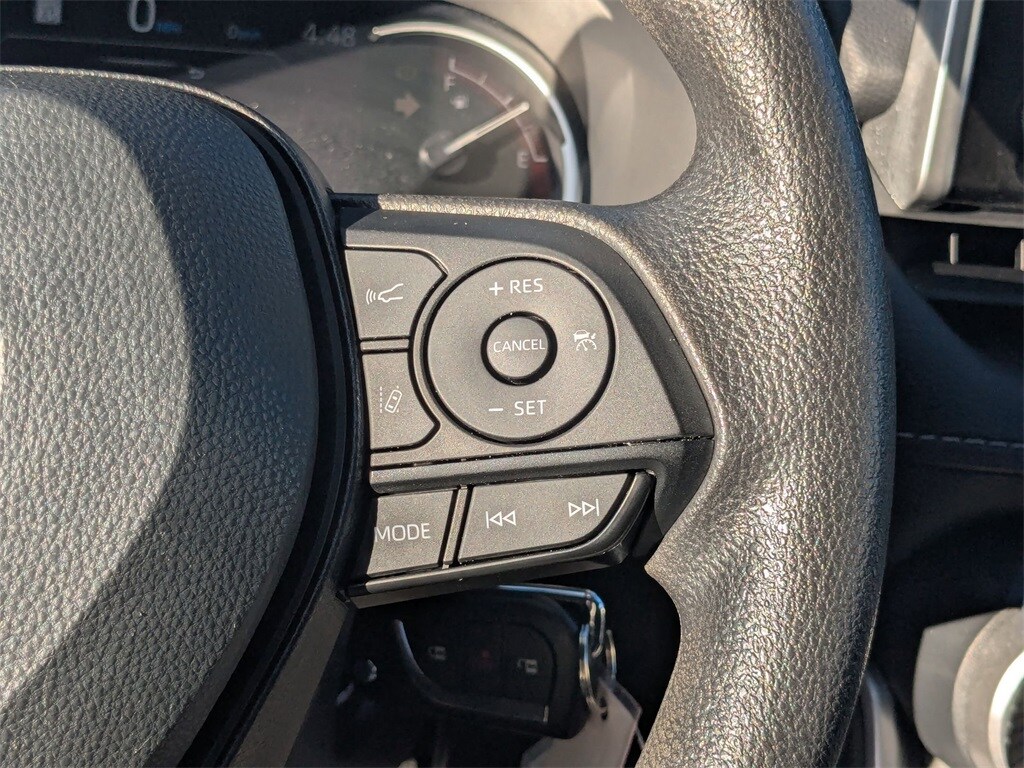 Thumbnail: 2025 Toyota RAV4 - 25