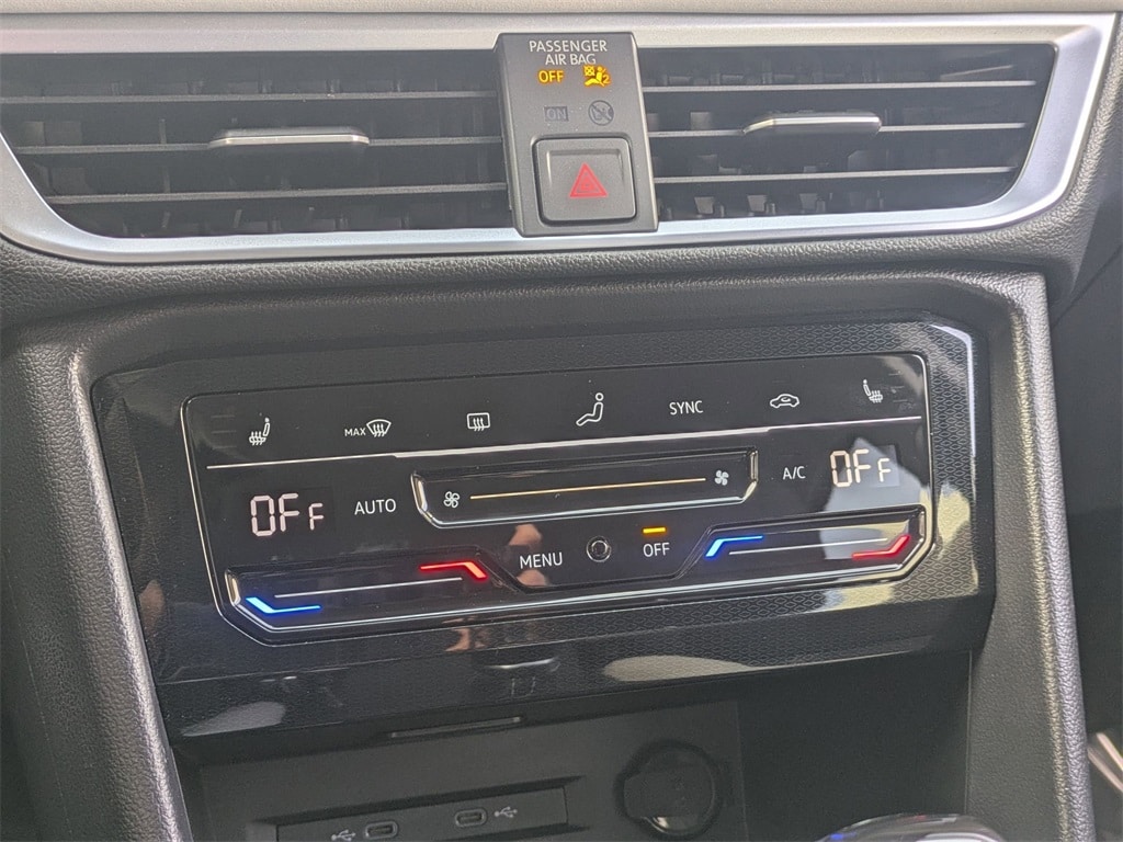 Thumbnail: 2025 Volkswagen Taos - 17