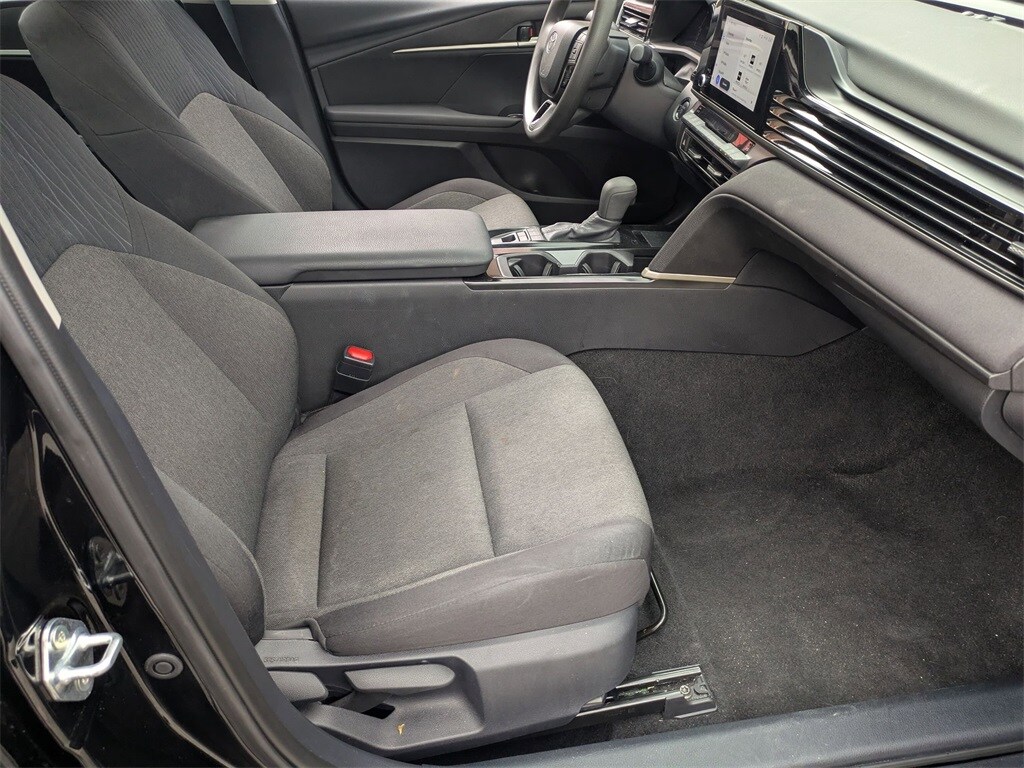 Thumbnail: 2025 Toyota Camry - 32