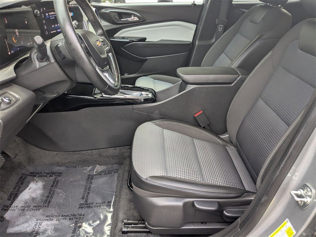 Thumbnail: 2025 Chevrolet Trax - 20