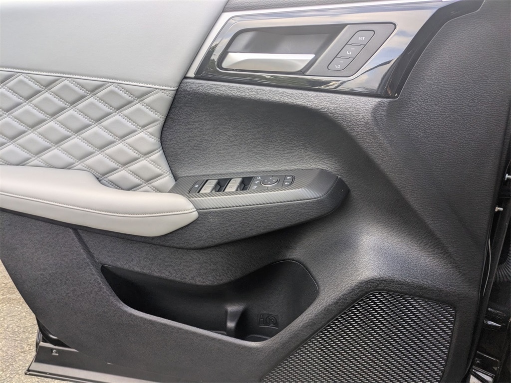 Thumbnail: 2024 Mitsubishi Outlander - 22