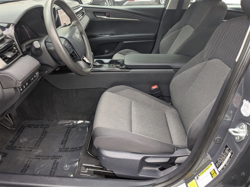 Thumbnail: 2025 Toyota Camry - 20