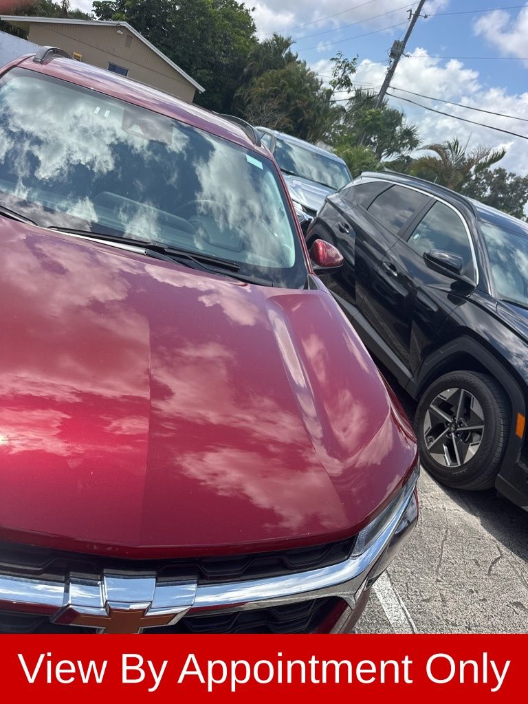 Thumbnail: 2025 Chevrolet Trax - 4